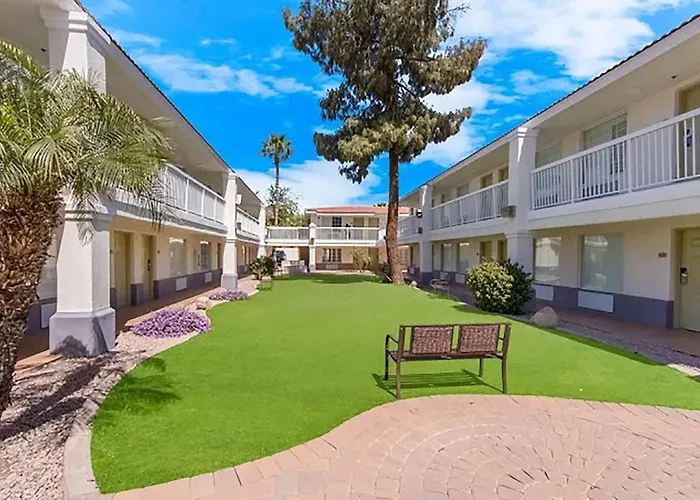 Howard Johnson By Wyndham Tempe University/Phoenix